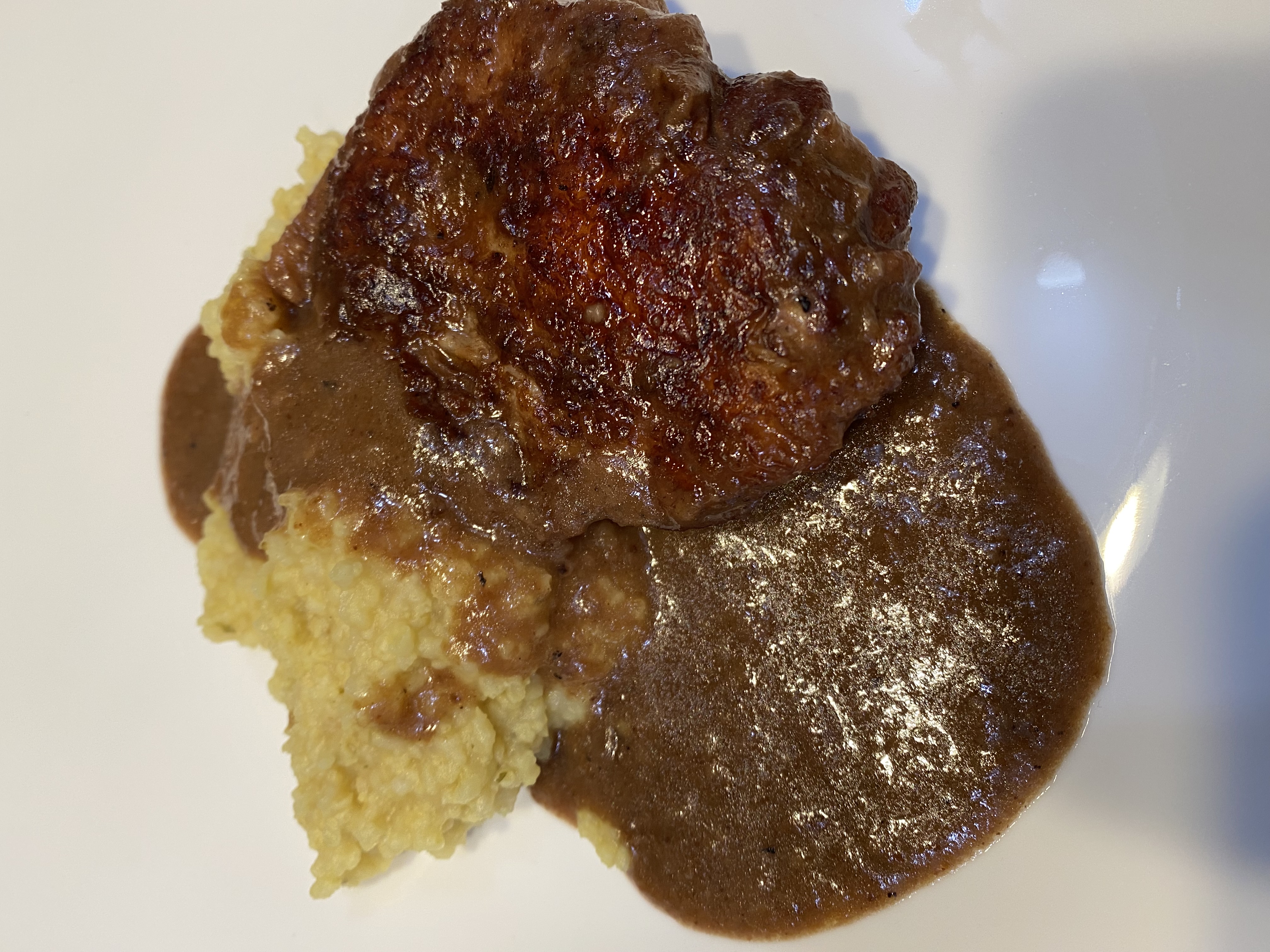 Pollo Fino mit schwarzer Pfeffersauce nach Bockenheim und Hirsebrei